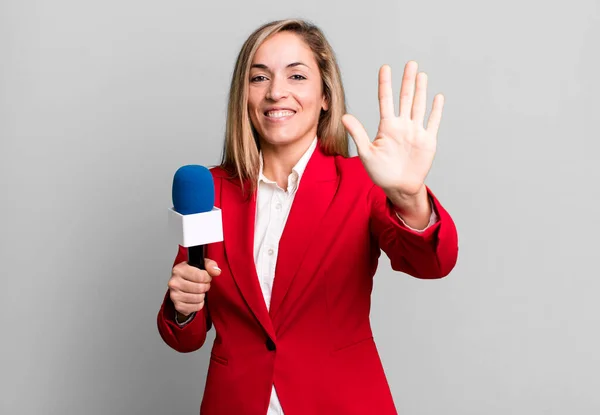 Pretty Blonde Woman Smiling Looking Friendly Showing Number Five Presenter — Stock Photo, Image
