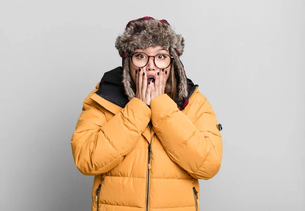 Hispanic Pretty Woman Feeling Shocked Scared Wearing Anorak Cold Winter — Stock Photo, Image