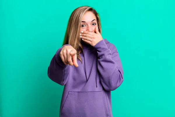 Blonde Adult Woman Laughing You Pointing Camera Making Fun Mocking — Stock Fotó