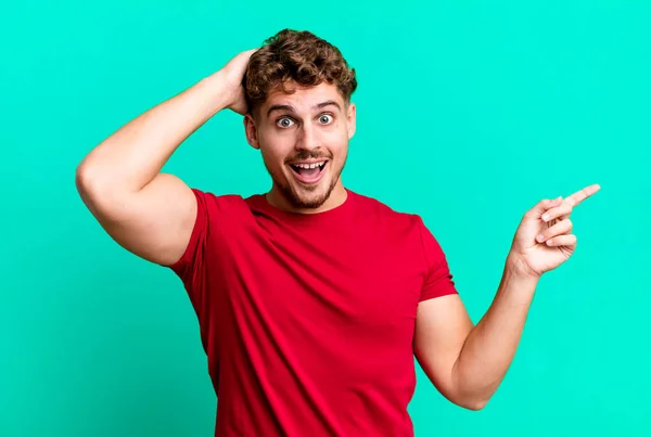 Young Adult Caucasian Man Laughing Looking Happy Positive Surprised Realizing — Foto Stock