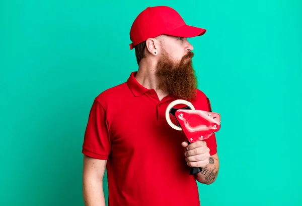 Der Mann Mit Dem Langen Bart Profil Denkt Denkt Oder — Stockfoto