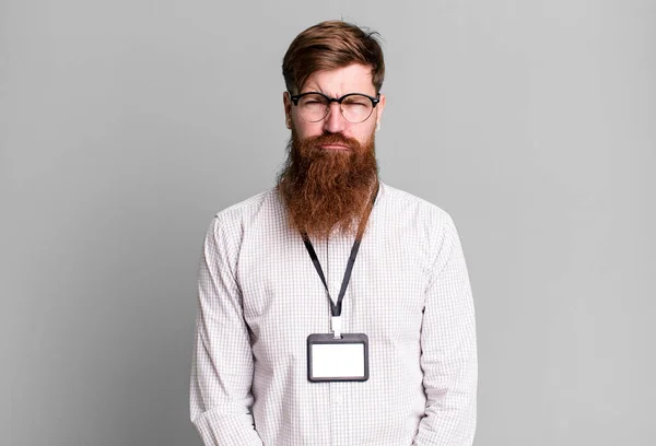 Barba Larga Hombre Sintiéndose Triste Quejumbroso Con Una Mirada Infeliz — Foto de Stock