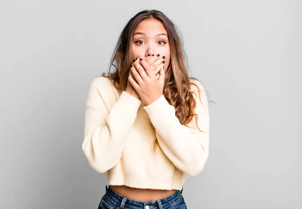 Young Pretty Woman Covering Mouth Hands Shocked Surprised Expression Keeping — Stock Photo, Image