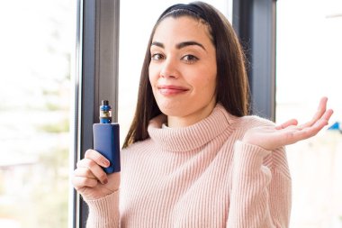 Elinde vampir olan genç ve güzel bir kadın. ev iç tasarımı