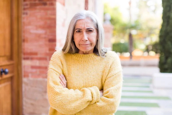 Senior Retired Pretty White Hair Woman Feeling Displeased Disappointed Looking — Stock Photo, Image