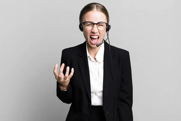 Caucasian Pretty Woman Looking Angry Annoyed Frustrated Telemarketing Concept — Stock Photo, Image