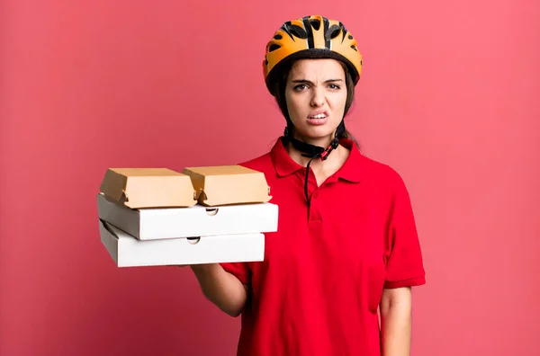 Young Pretty Woman Feeling Puzzled Confused Pizza Delivery Concept — Stok fotoğraf