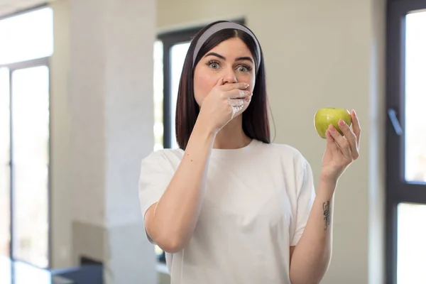 Pretty Young Woman Covering Mouth Hand Shocked Surprised Expression Apple — Stock Photo, Image