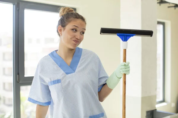 Pretty Woman Smiling Looking Happy Confident Expression Housekeeper Concept — Stock Photo, Image