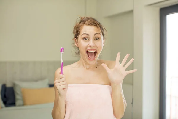 Young Pretty Woman Feeling Happy Astonished Something Unbelievable Mouthwash Concept — Stock Photo, Image