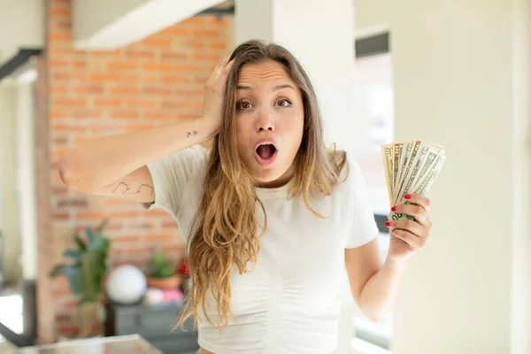 Pretty Woman Feeling Extremely Shocked Surprised Dollar Banknotes Concept — Foto de Stock