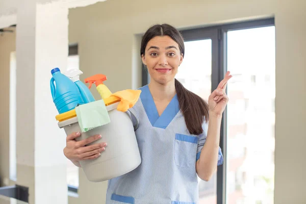 Pretty Young Model Crossing Fingers Hoping Good Luck Housekeeper Concept — Stock Photo, Image