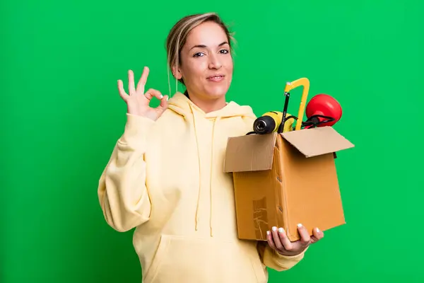 Pretty Blonde Woman Feeling Happy Showing Approval Okay Gesture Tool — Stock Photo, Image