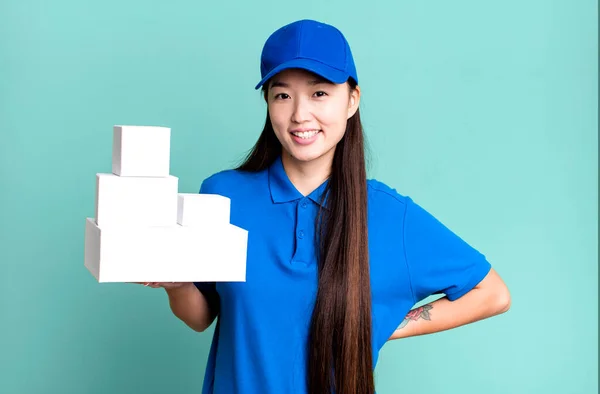 Pretty Asian Woman Smiling Happily Hand Hip Confident Delivery Packages — Stock Photo, Image