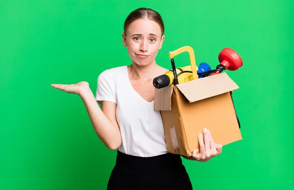 Caucasian Pretty Woman Feeling Puzzled Confused Doubting Tool Box Repair — Stock Photo, Image