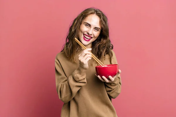 Hispanic Pretty Young Woman Eating Japanese Noodles Bowl — Stock Photo, Image