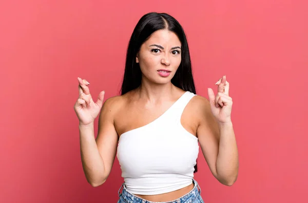 Hispanic Pretty Woman Smiling Looking Happy Gesturing Victory Peace Business — Stock Photo, Image