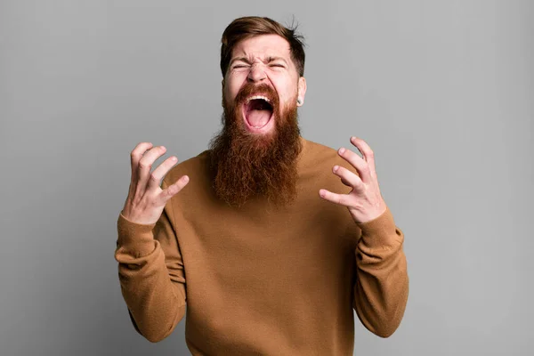 Barba Longa Cabelo Ruivo Homem Olhando Desesperado Frustrado Estressado — Fotografia de Stock