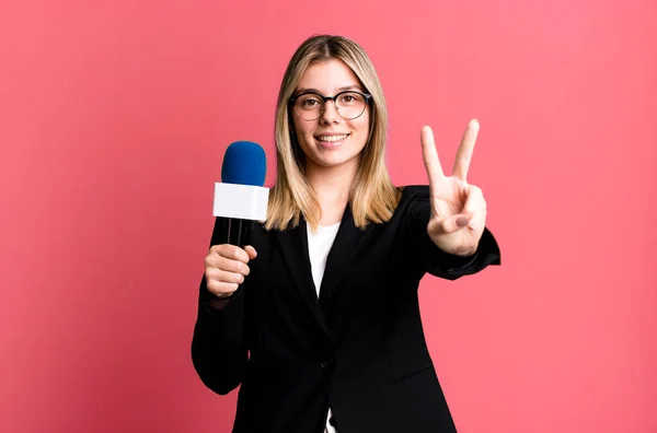 Young Pretty Woman Smiling Looking Friendly Showing Number Two Presenter — Stock Photo, Image
