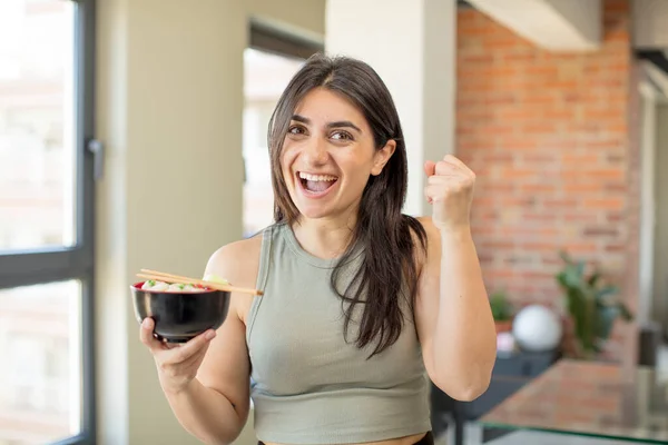 Young Woman Feeling Shocked Laughing Celebrating Success Ramen Bowl — Stock Photo, Image