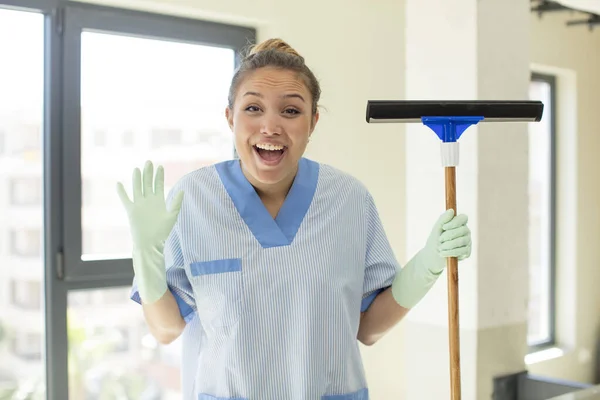 Pretty Woman Feeling Happy Astonished Something Unbelievable Housekeeper Concept — Stock Photo, Image