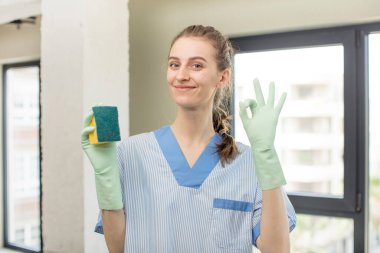 Mutlu hissediyorum, iyi bir jestle onaylıyorum. kahya konsepti