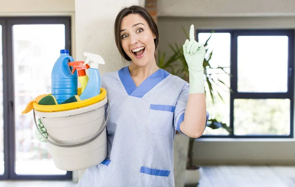 Young Pretty Woman Feeling Happy Excited Genius Realizing Idea Housekeeper — Stockfoto