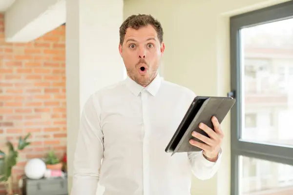 Feeling Extremely Shocked Surprised Touch Screen Concept — Stock Photo, Image
