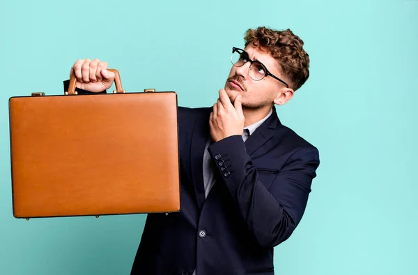 Young Adult Caucasian Businessman Suit Case — Stock Fotó