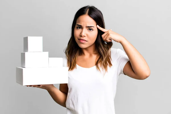 Hispanic Pretty Woman Feeling Confused Puzzled Showing You Insane Blank — Stock Photo, Image