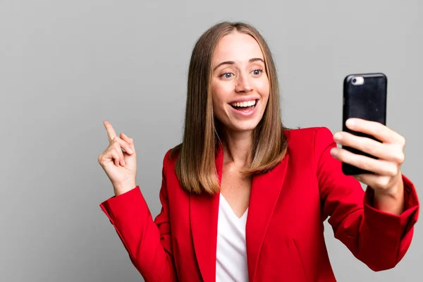 Pretty Caucasian Businesswoman Using Smartphone — Stockfoto