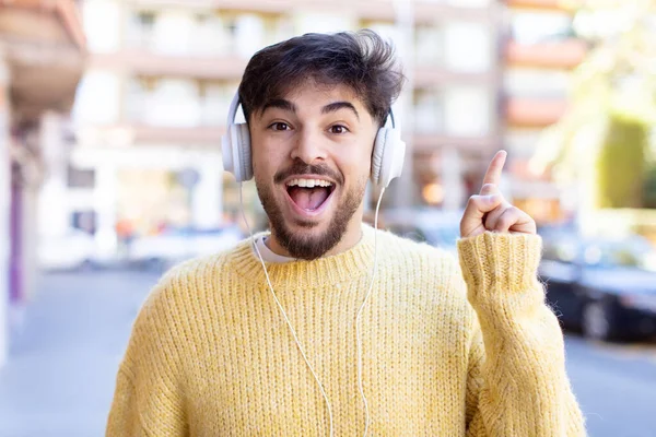 Young Handsome Man Feeling Happy Excited Genius Realizing Idea Listening — Stock Photo, Image