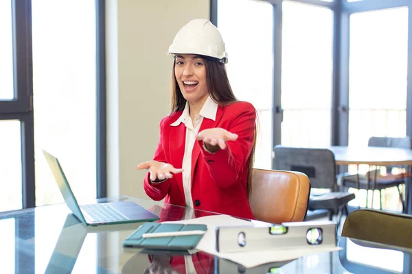 Smiling Happily Offering Showing Concept Architect Concept — Stock Photo, Image