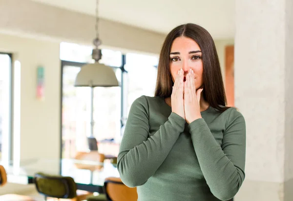 Young Adult Pretty Woman Feeling Worried Upset Scared Covering Mouth — Stock Photo, Image