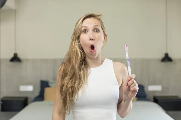 Son Derece Şaşkın Şaşırmış Hissediyorum Diş Fırçası Kavramı — Stok fotoğraf