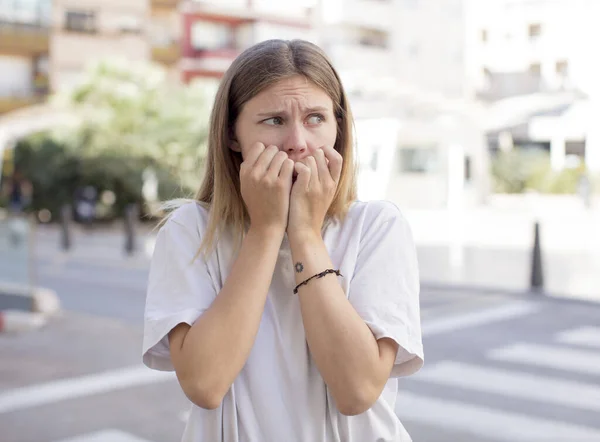 Pretty Young Woman Looking Worried Anxious Stressed Afraid Biting Fingernails — Stock Photo, Image