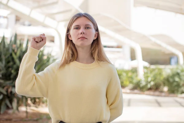 Pretty Young Woman Feeling Serious Strong Rebellious Raising Fist Protesting — Stock Photo, Image