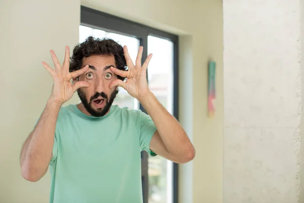 Young Crazy Bearded Man Keeping Eye You Trusting Watching Staying — Stock Photo, Image
