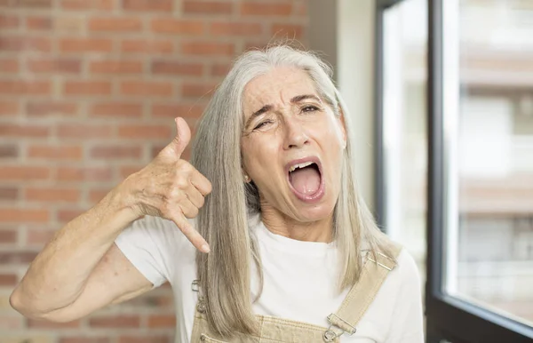 Anciana Mujer Bonita Loca Feliz Alegremente Saludándote Saludándote Despidiéndote — Foto de Stock