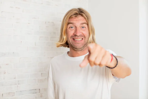 Young Blond Adult Man Pointing Camera Satisfied Confident Friendly Smile — Stock Photo, Image