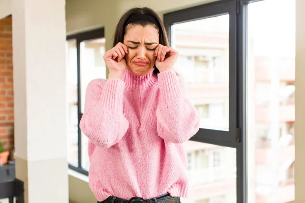 Pretty Caucasian Woman Looking Desperate Frustrated Stressed Unhappy Annoyed Shouting — Stockfoto