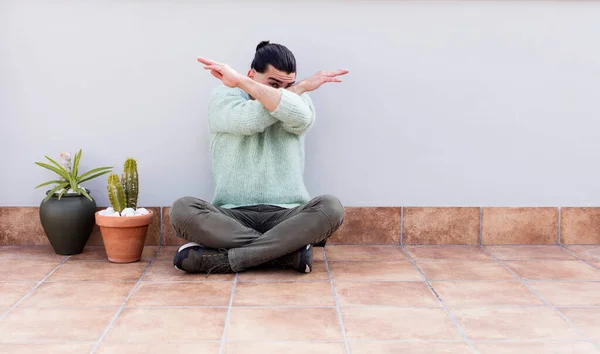 Young Handsome Man Gardering Sitting Floor Outdoors — Stock Photo, Image