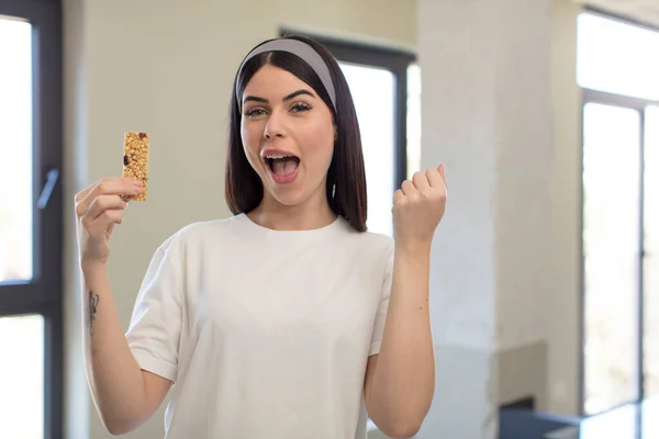 Pretty Young Woman Feeling Shocked Laughing Celebrating Success Fitness Cereal — Stock Photo, Image