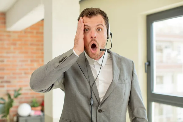 Feeling Extremely Shocked Surprised Telemarketer Concept — Foto de Stock