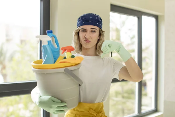 Pretty Woman Feeling Cross Showing Thumbs Housekeeper Concept — Stock Photo, Image