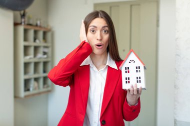 Son derece şaşkın ve şaşırmış hissediyorum. gerçek durum kavramı
