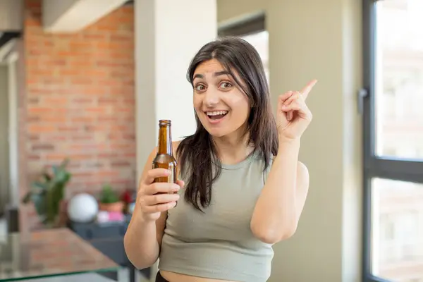 Young Woman Feeling Happy Excited Genius Realizing Idea Beer Bottle — Stock Photo, Image