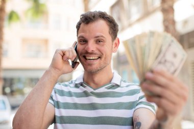 genç model tasarruf veya para kavramı