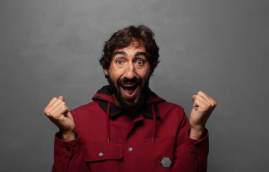 Şok oldum, heyecanlandım ve mutluyum, gülüyorum ve başarıyı kutluyorum,!