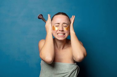 Hayal kırıklığına uğramış ve sıkılmış hissediyorum, başarısızlıktan bıkmış ve bıkmış, sıkıcı işlerden bıkmış